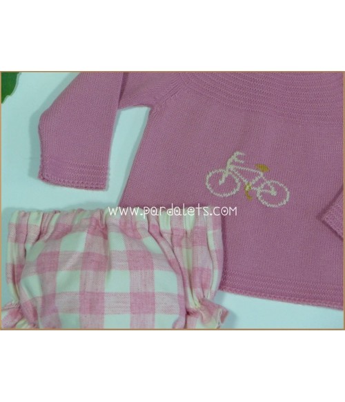 Conjunto jersey rosa con dibujo bici y culote cuadros
