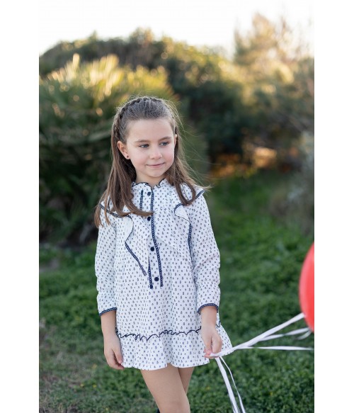 Vestido blanco con flores...