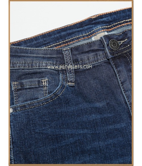 Jeans efecto lavado tiro alto con lazo