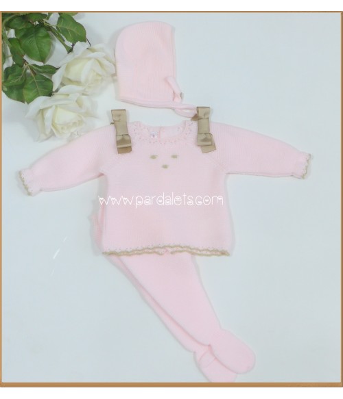 Jubon lana rosa con lazos camel, polaina y capota