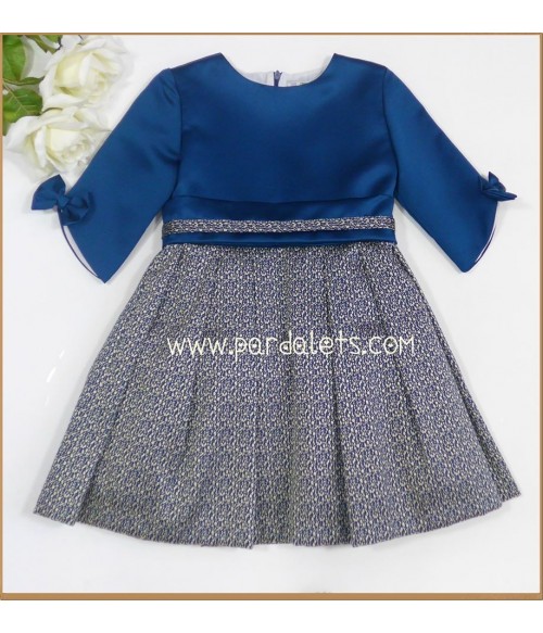 Vestido azul manga francesa y falda jaspeada