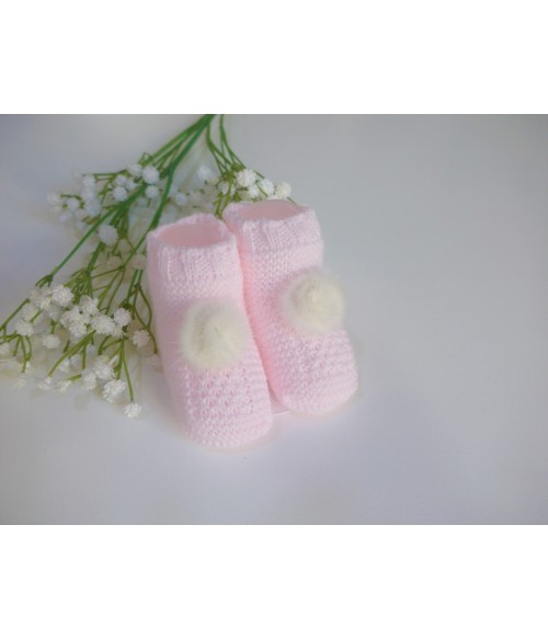 Patuco de lana rosa bebe con pomponcito
