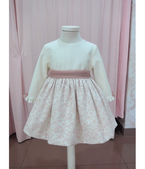 Vestido cuerpo beig falda...